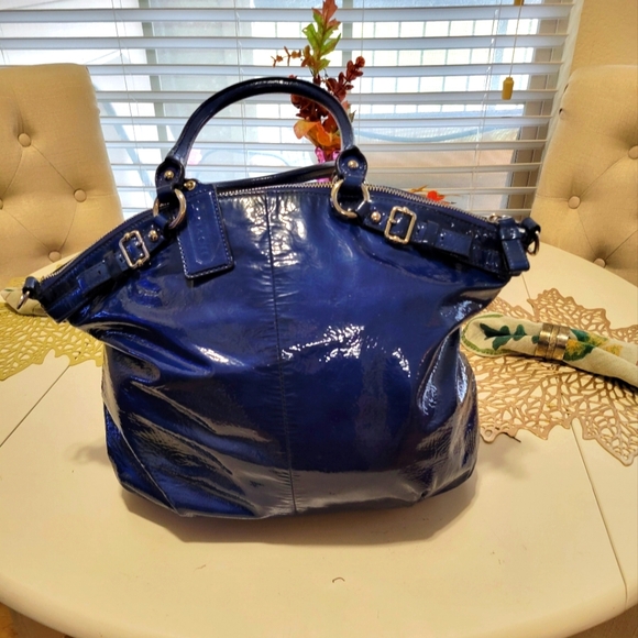 **RARE AND IMPOSSIBLE TO FIND** Cobalt Patent Coach Lindsay - Picture 3 of 11